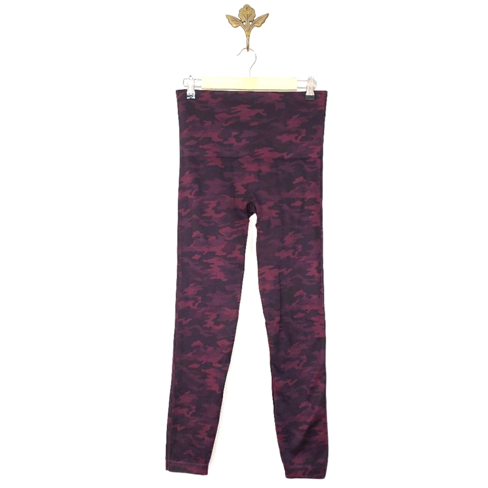 Spanx Look At Me Now Red Camo Leggings Size XL